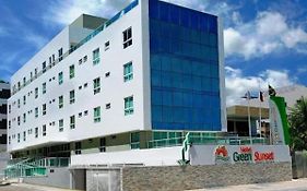 Apto Inteiro Cabo Branco pé na areia